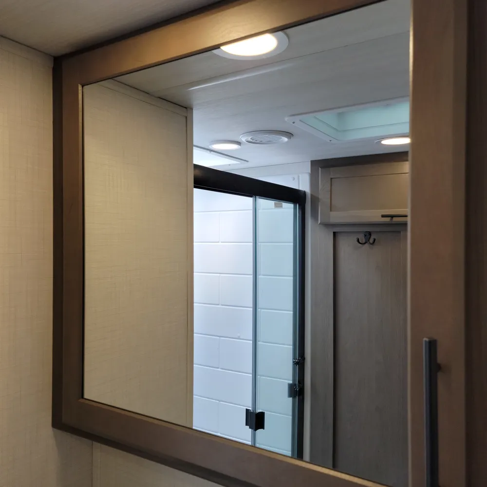2027-cougar-half-ton-26rke-fw-bathroom-5