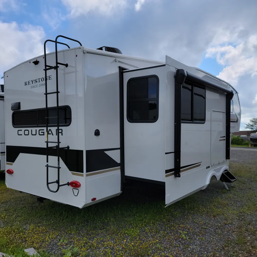 2027-cougar-half-ton-26rke-fw-exterior-12