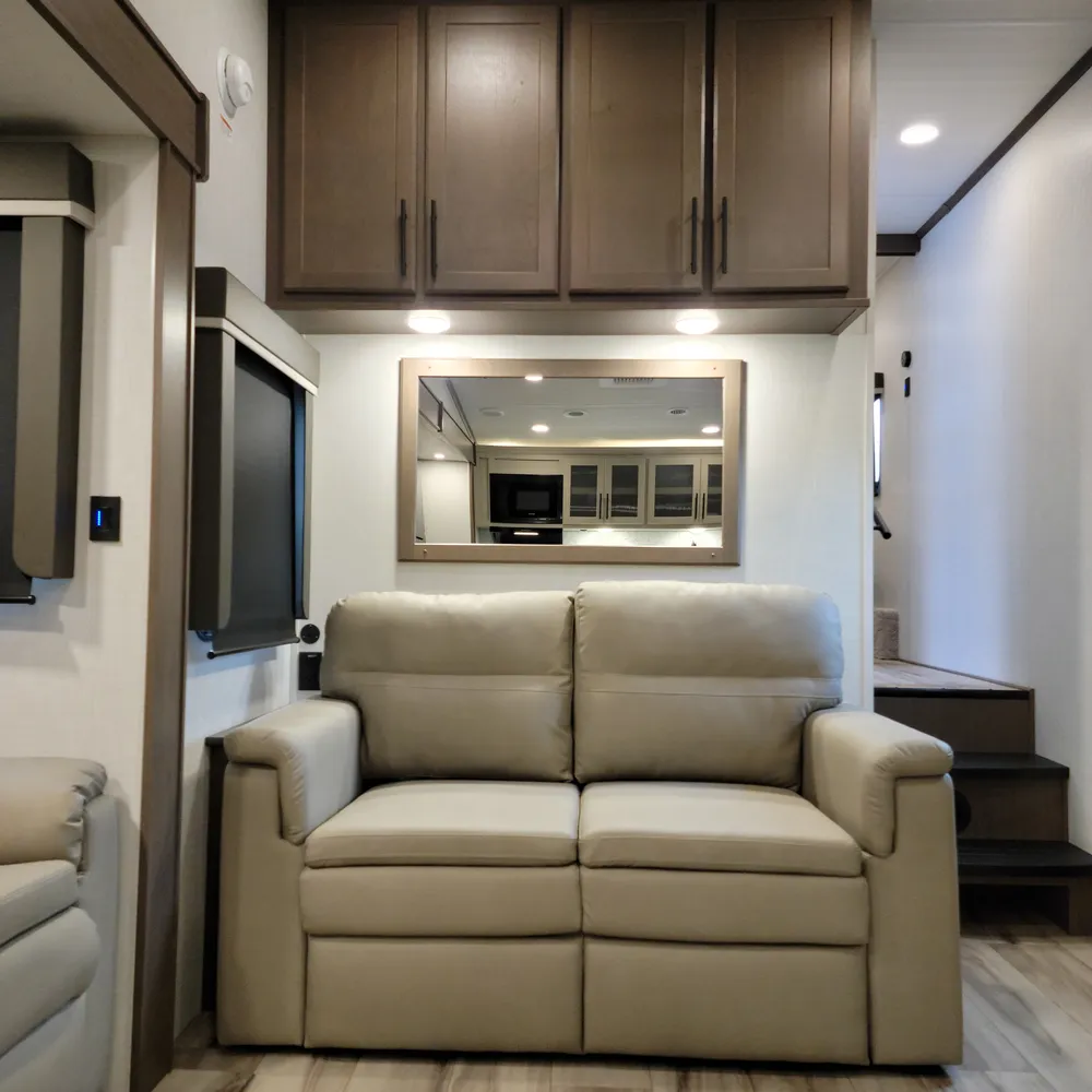 2027-cougar-half-ton-26rke-fw-living-dining-3