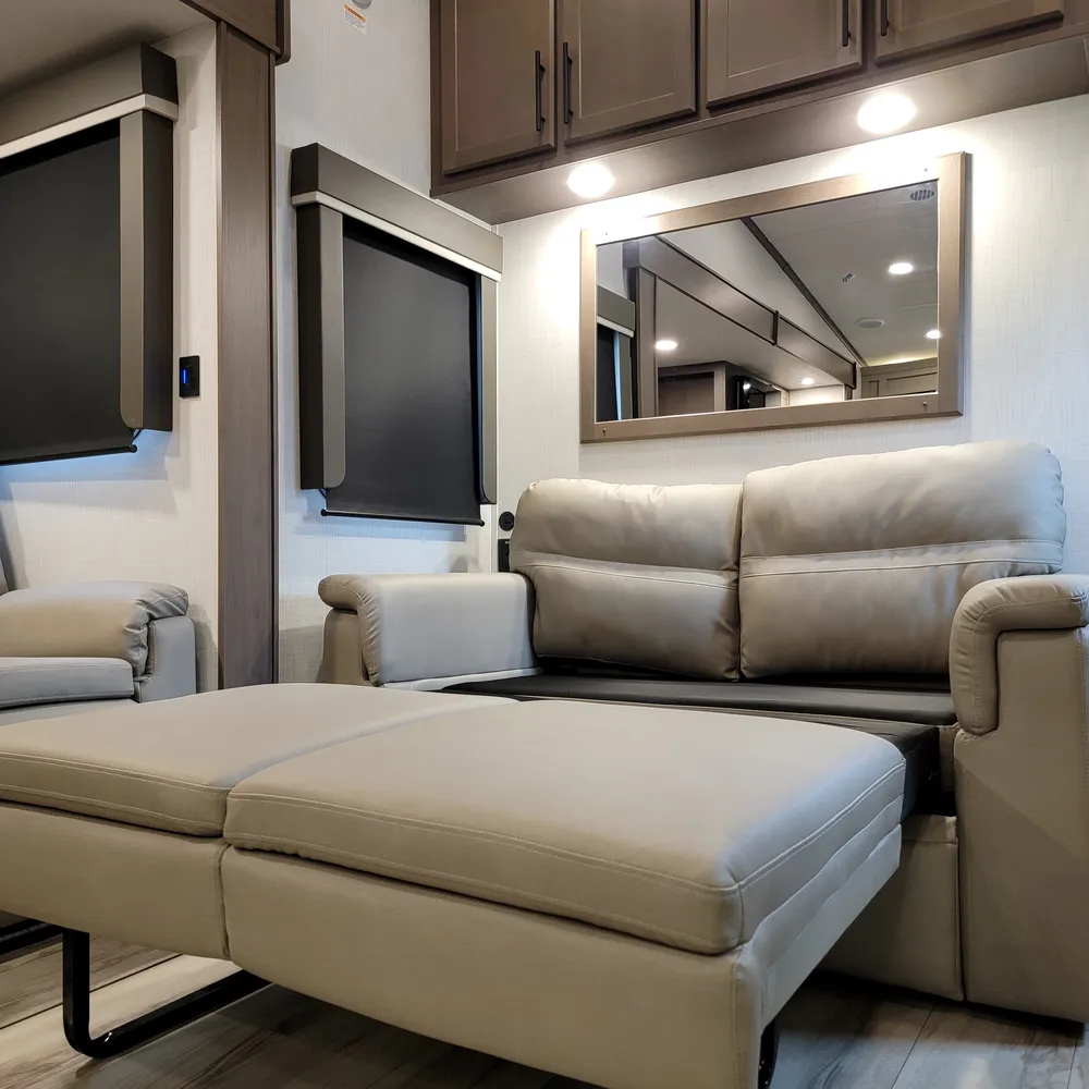 2027-cougar-half-ton-26rke-fw-living-dining-5
