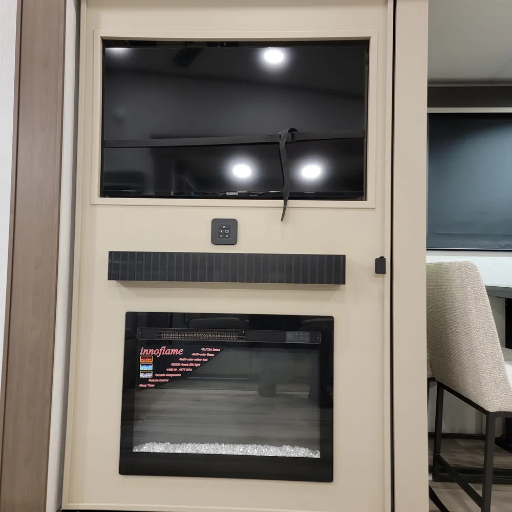 2027-cougar-half-ton-26rke-fw-living-dining-8